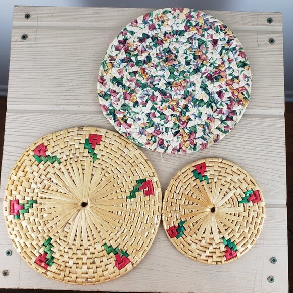 Vintage Set of 3 Straw and Fabric Trivets - Picture 1 of 5